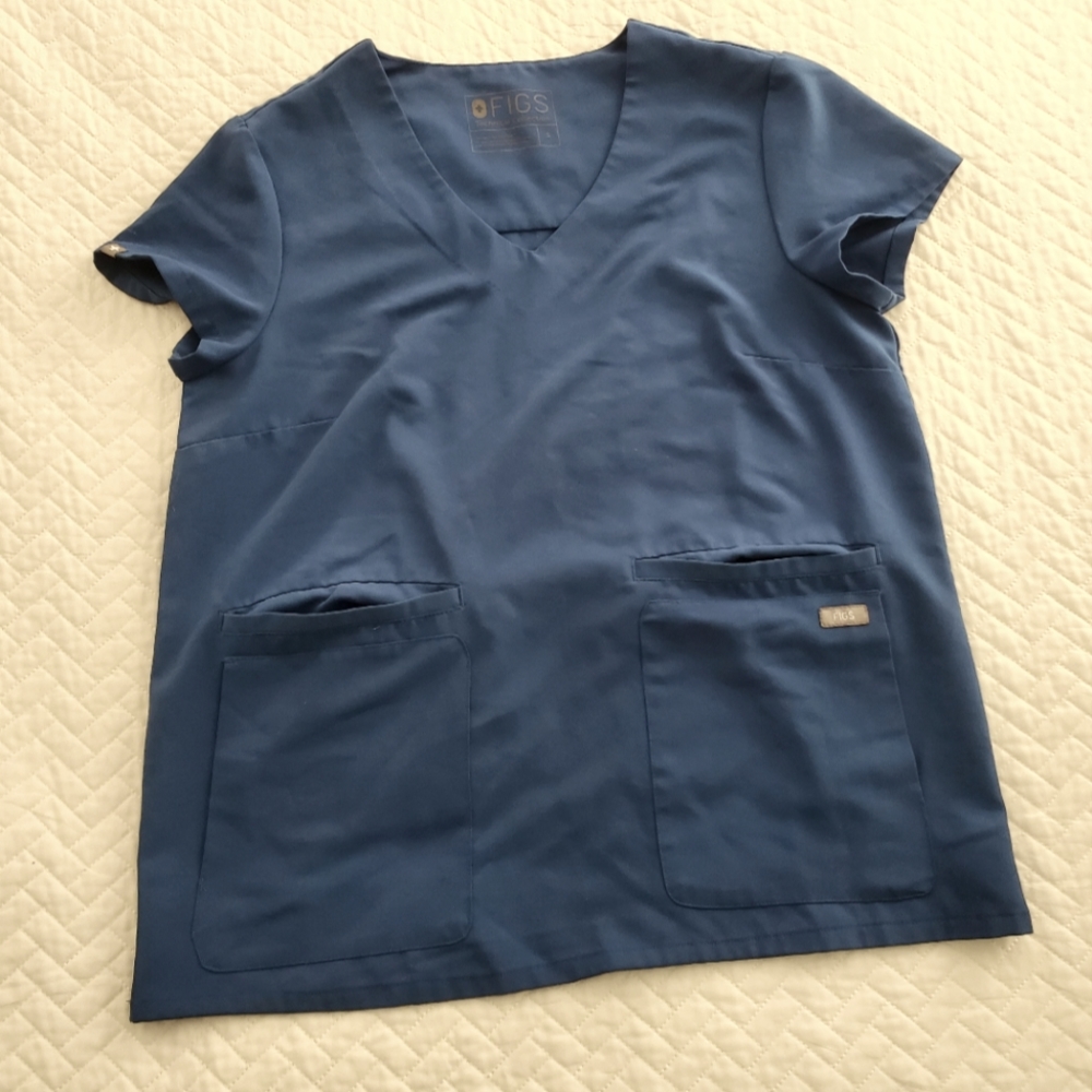 Figs Scub top